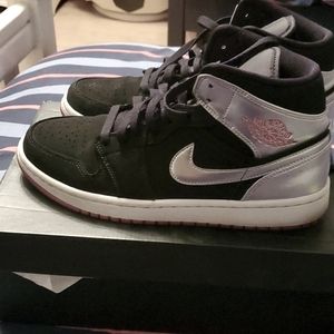 Air Jordan 1 Mid